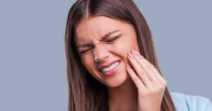 broken tooth throbbing pain your emergency dentist can help